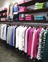 服裝業(yè)陷十年最重&ldquo;陰霾&rdquo; 李寧安踏忙去庫(kù)存 - 財(cái)經(jīng)觀察 - 東南網(wǎng)